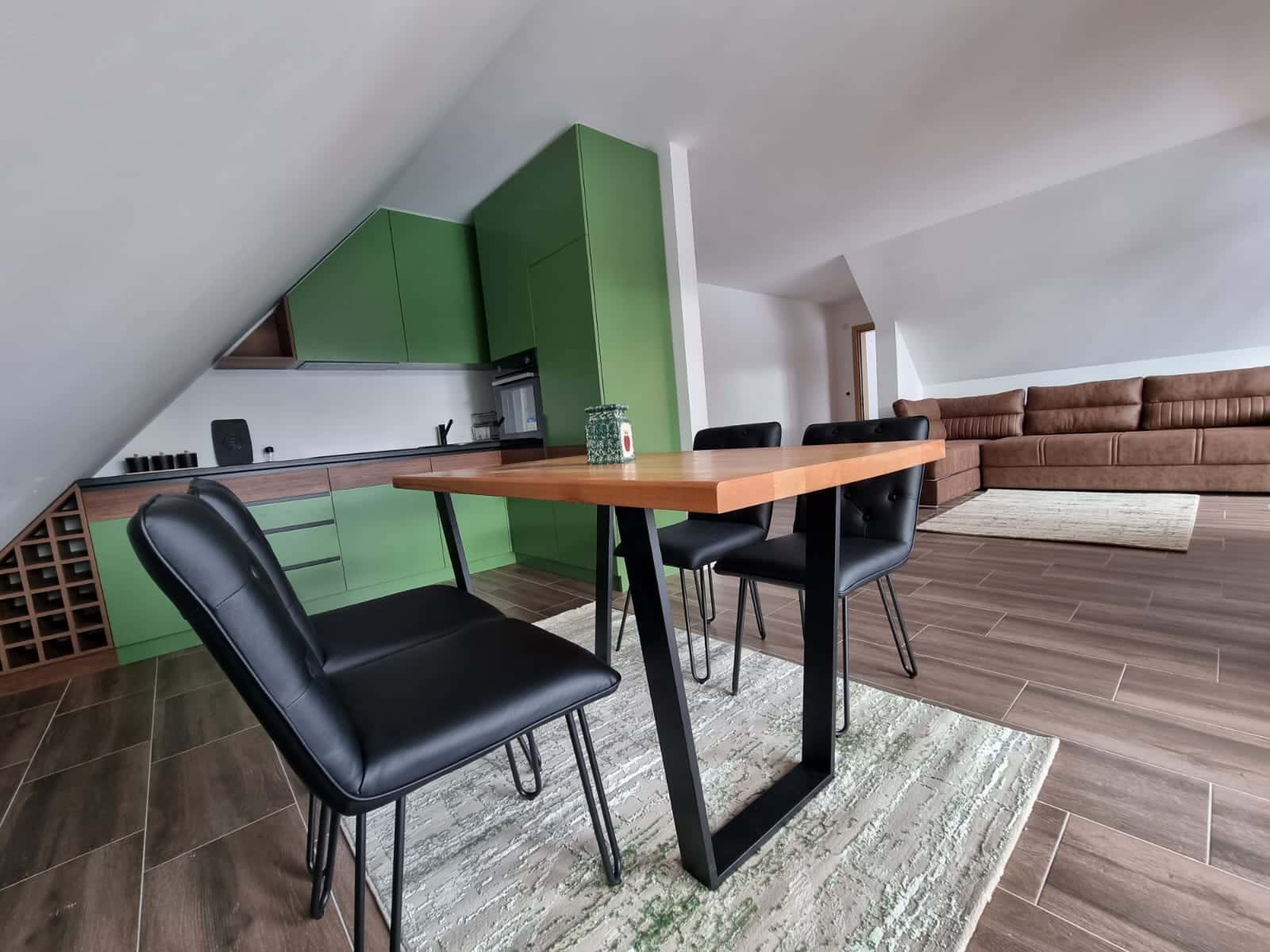 Dnevni boravak u velikom sat apartmanu