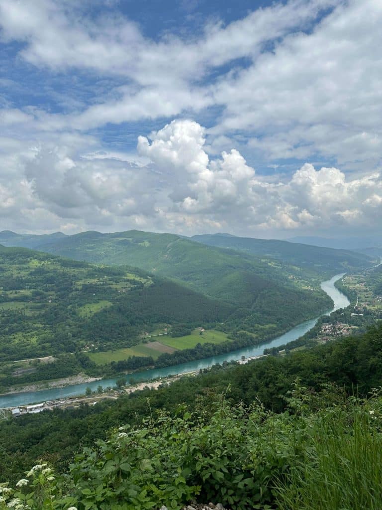 Drina se uliva u jezero Perućac