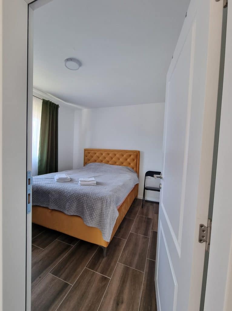 Zavirite u spavaću sobu apartmana SAT